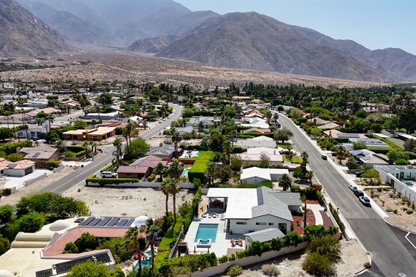 Centrally located with views of the San Jacinto Mountains
