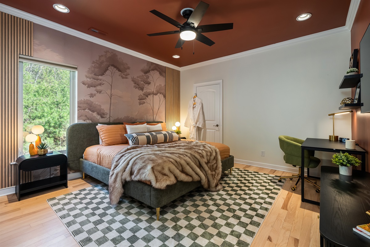 Bedroom with mixed layout and workspace - offers flexibility for different guest needs