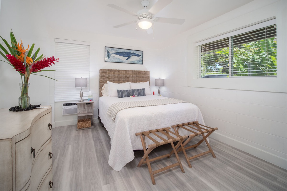 Guest bedroom 2 with a Queen size bed, AC