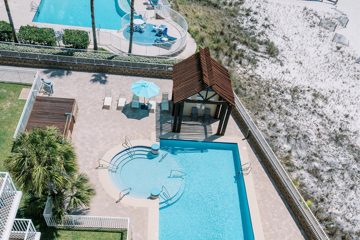 Outdoor pool beckons from the 7th floor balcony 💦