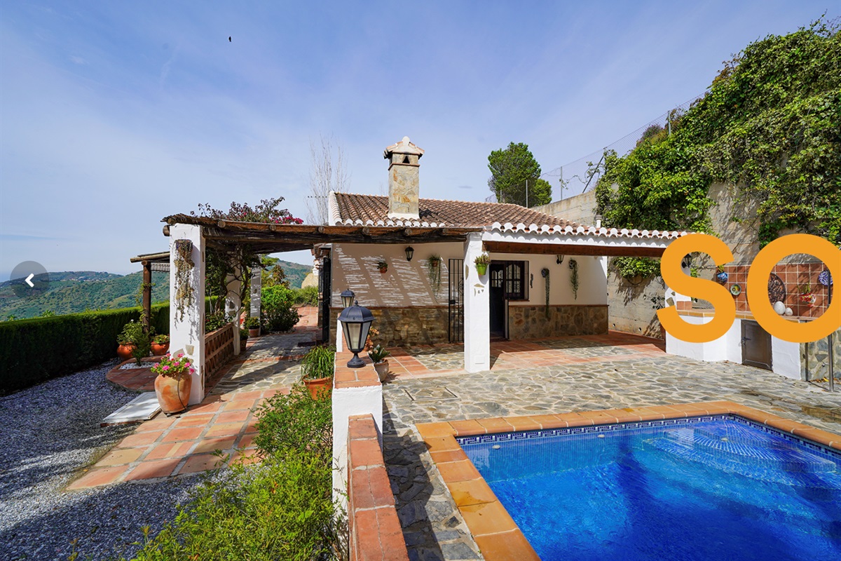 344530e7c8bc45fab5380940d8e5ac4f Large