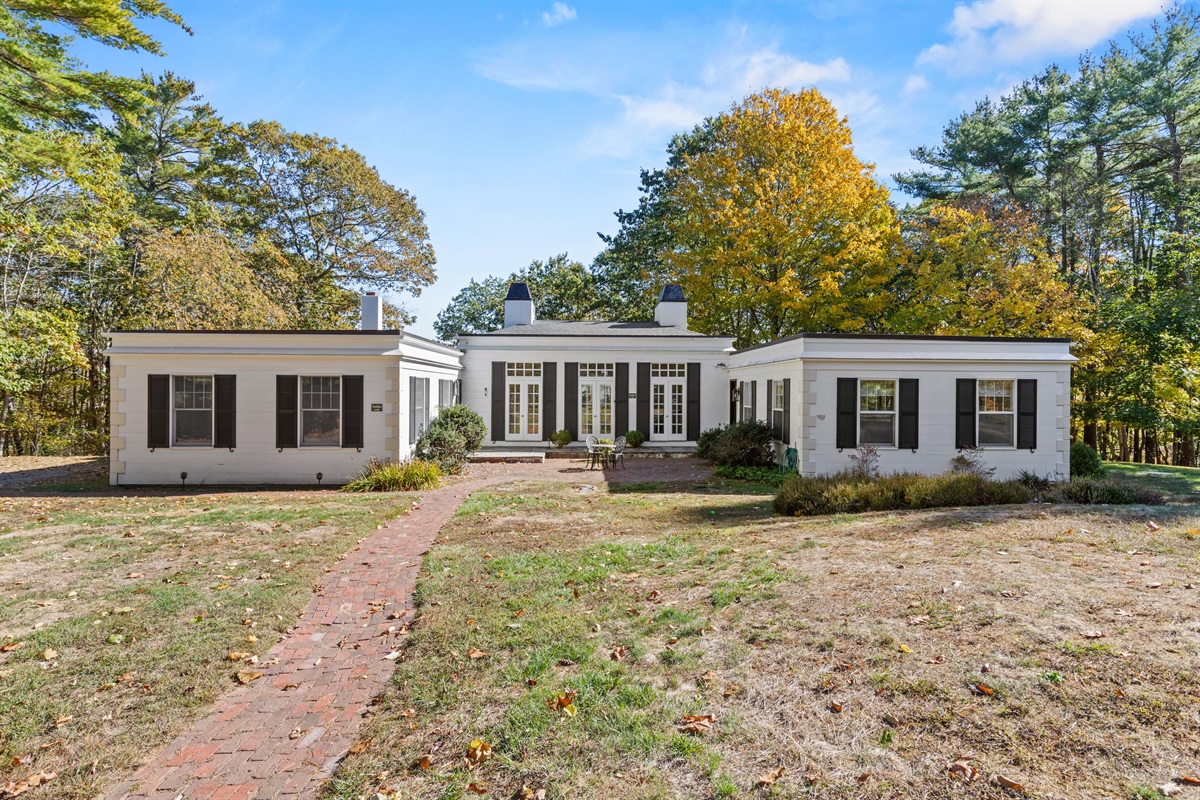 Welcome to the Harbor View House!