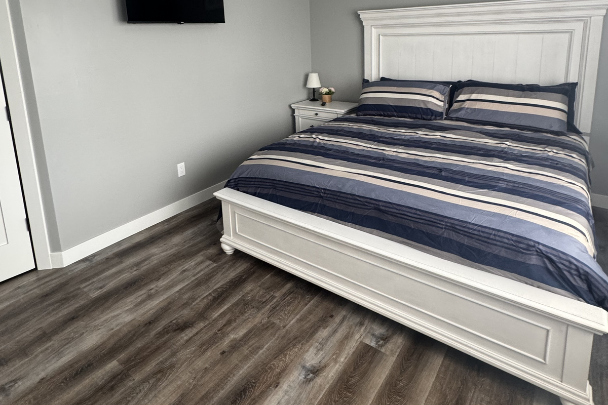 Bedroom 4 with full bathroom 