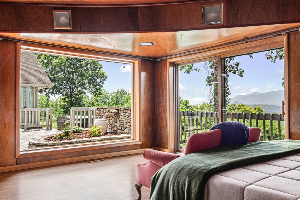 Enjoy stunning mountain views from this beautifully designed room with natural light!