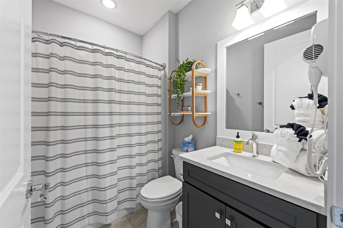 [Bathroom #2] Plenty of warm water!