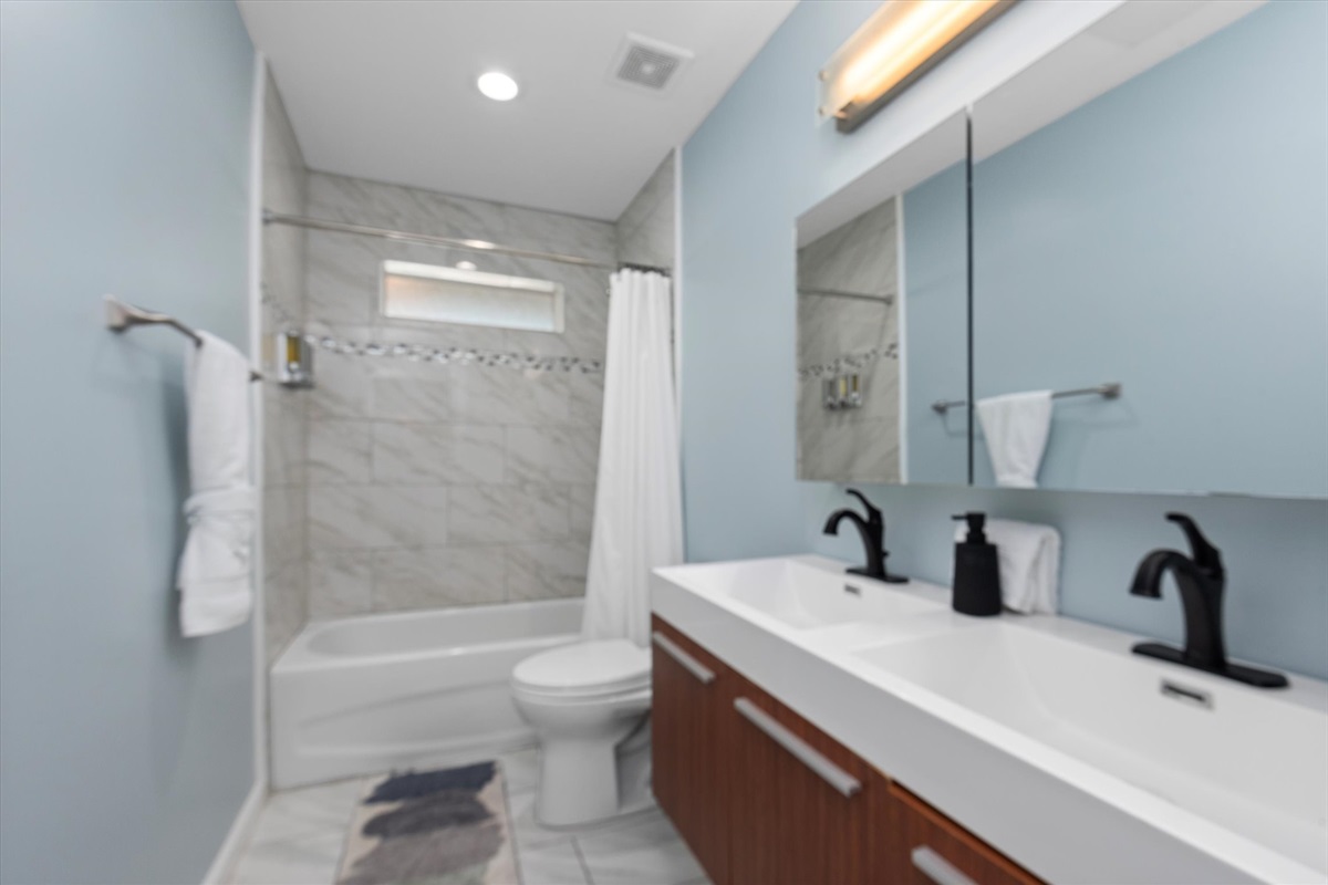 34544f720ff84a0aba8d10b510822827 Large | Beachhouse | Texas | TX | Vacation Homes | Galveston | Crystal Beach | Kokomo | Breezy Days | Beachfront Elegance | Sunrise Serenity | Southern Sands Property Management, LLC