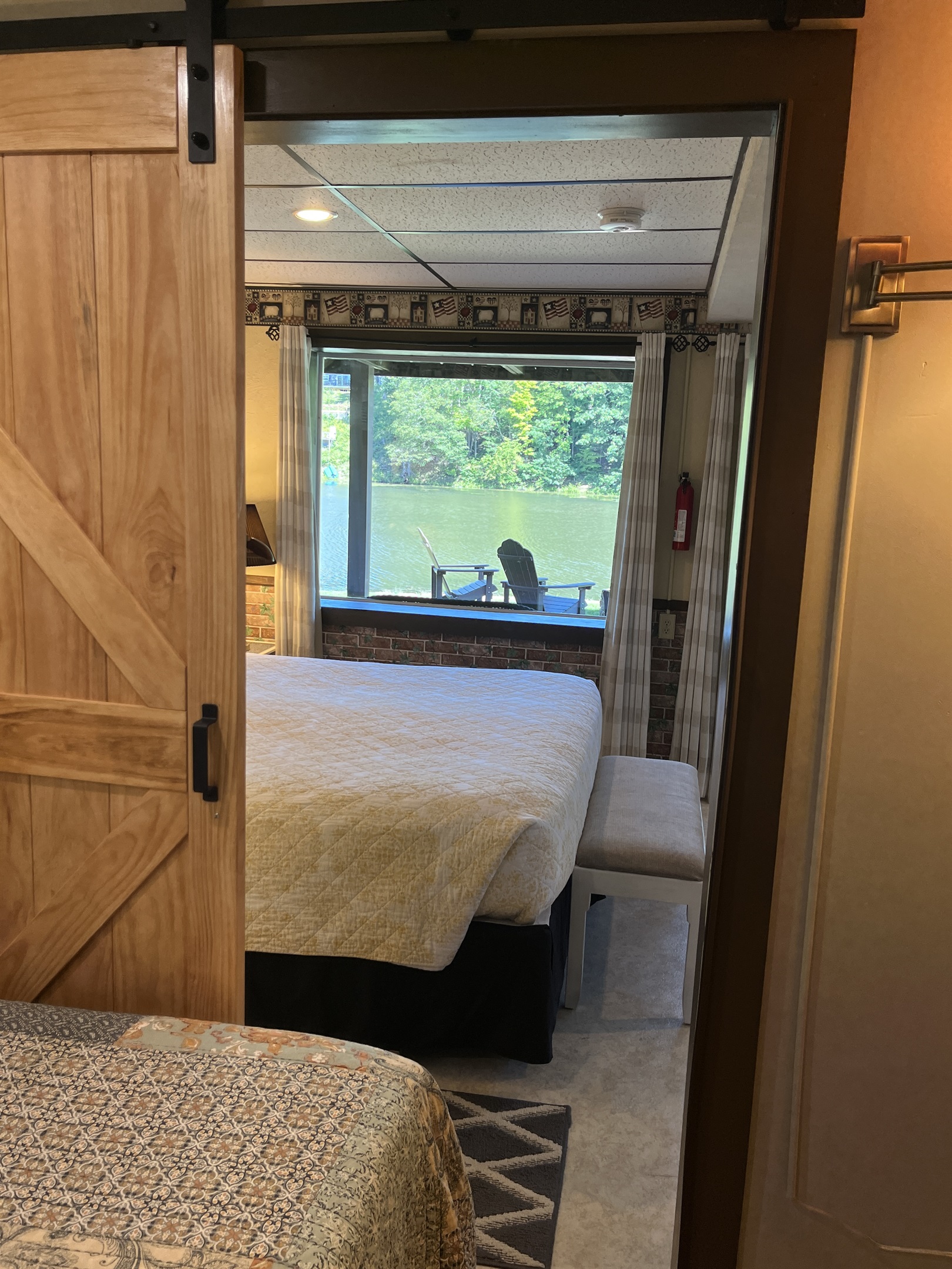 Lower level Twins room with King sleeping area beyond