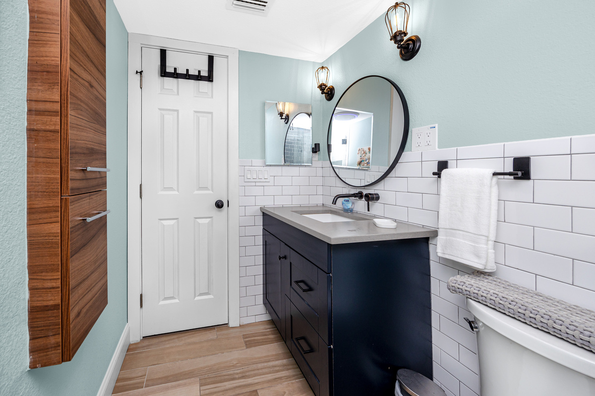Bathroom storage for unpacking