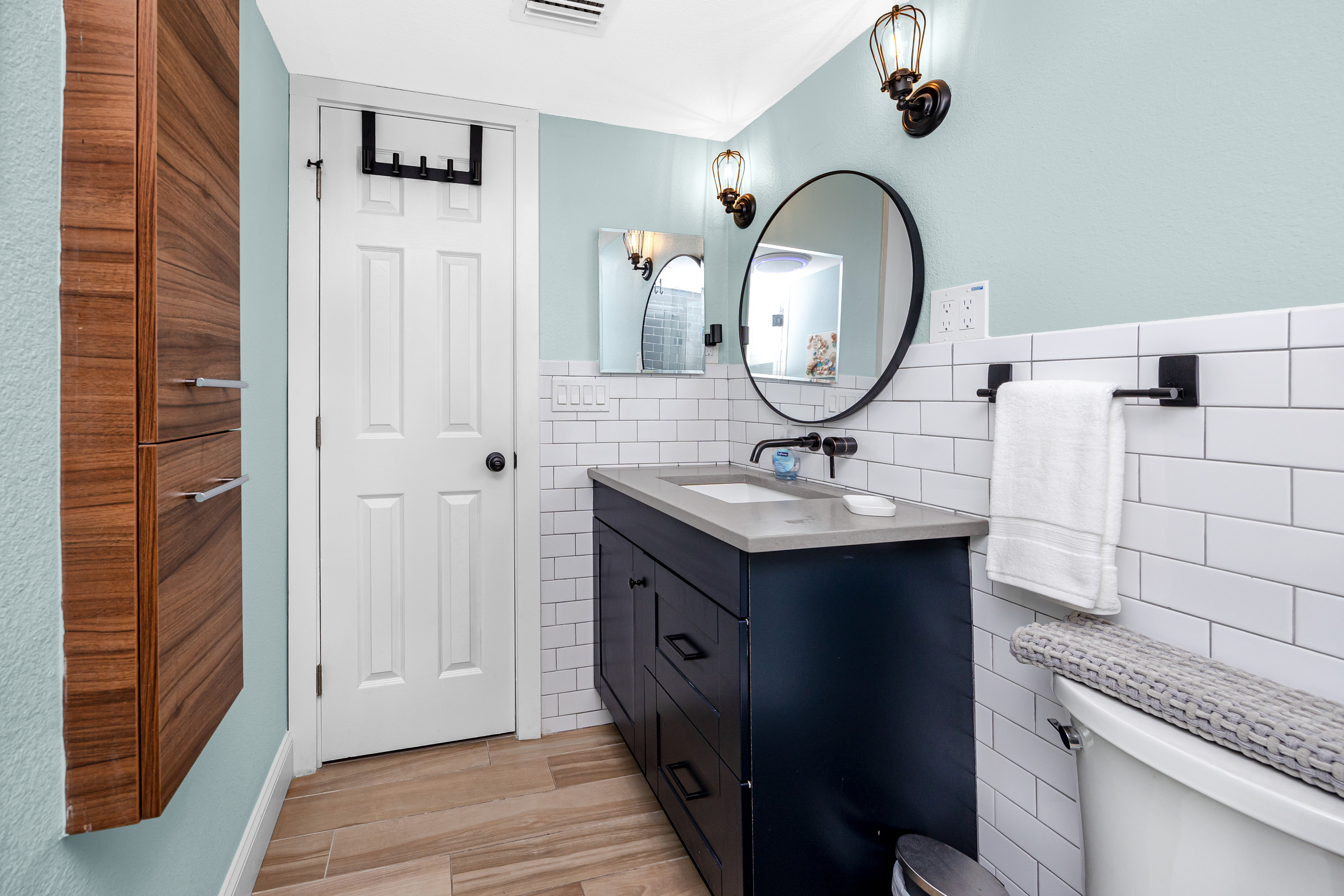 Bathroom storage for unpacking