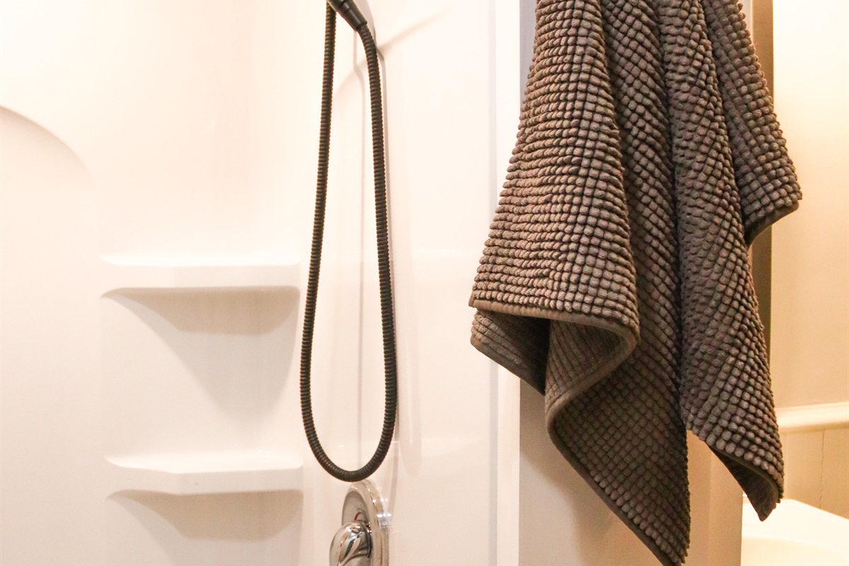 Full bathroom with tub/shower combo