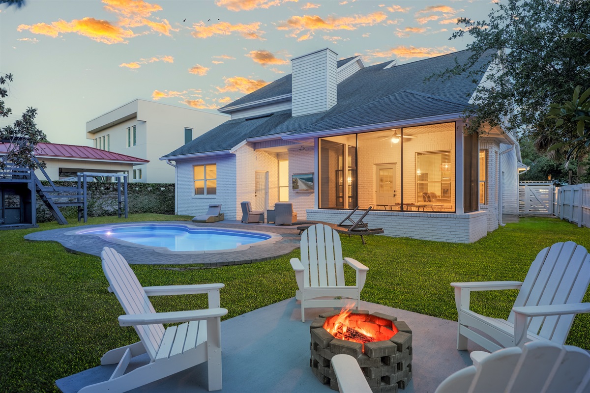 pool + fire pit = ultimate chill spot