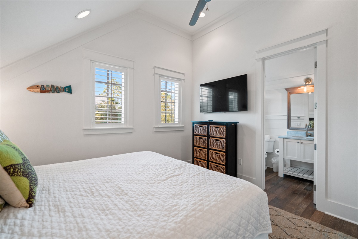 Upstairs king suite and ensuite bathroom. 