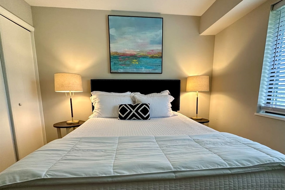 Queen size memory foam bed