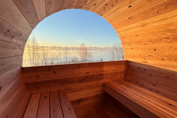 Your private sunrise sauna sanctuary. Step into the barrel sauna and watch Lake Superior light up the day. Imagine easing sore legs after a long day at Lutsen, settling onto the arm cedar bench as the sun rises.