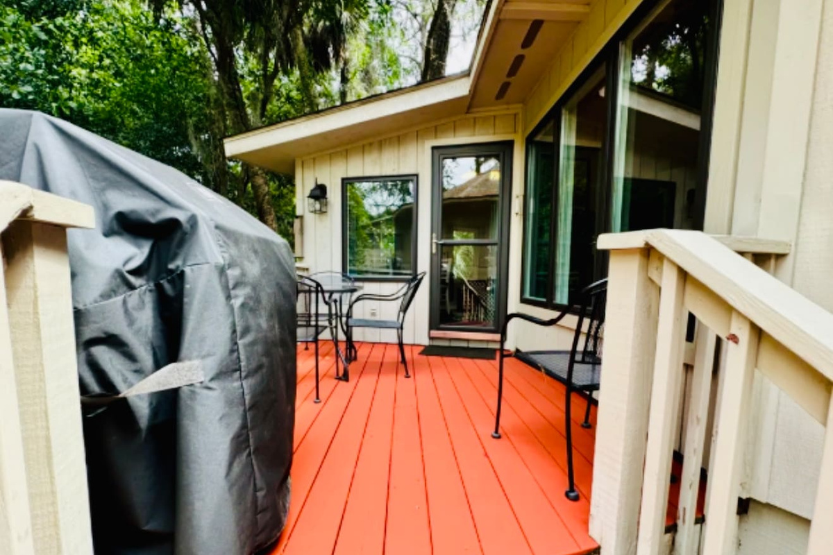 Deck with outdoor grill
