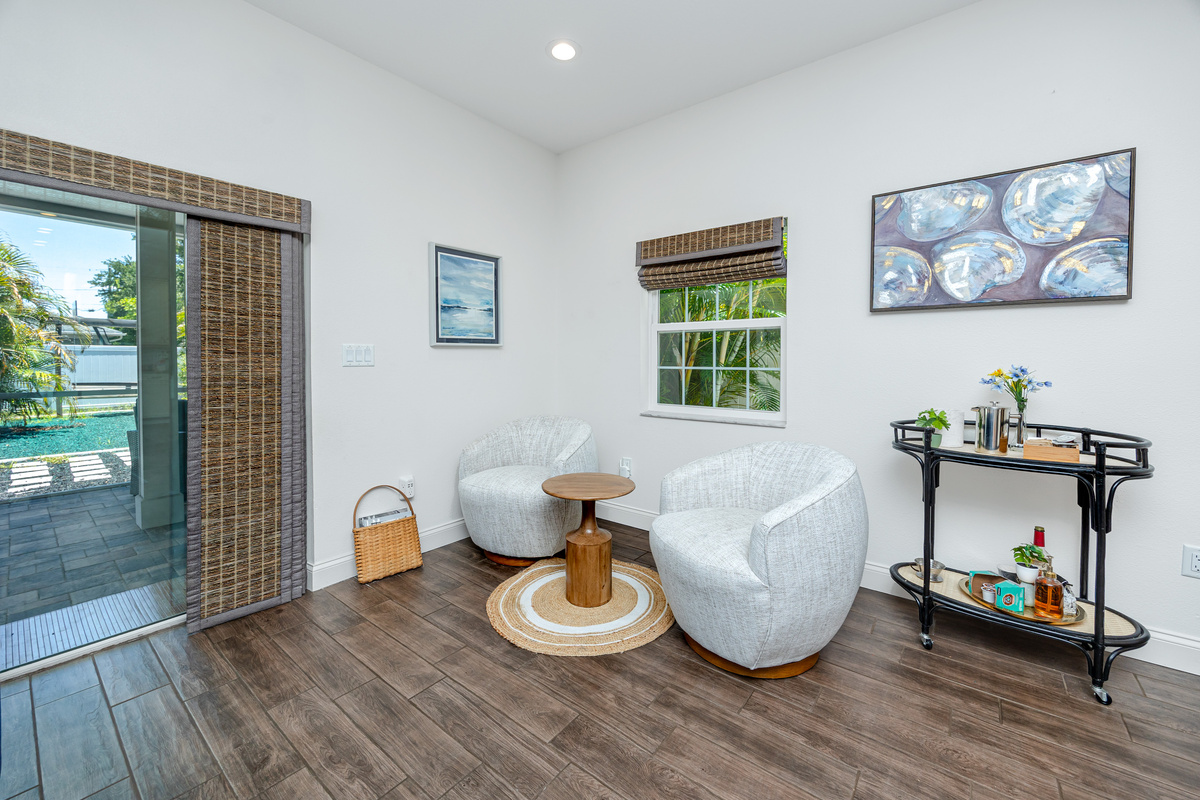 Extra Lounge Seating