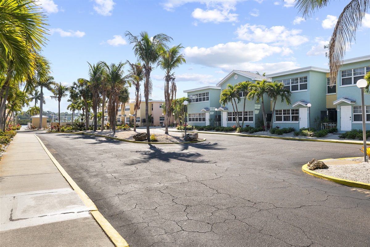 Barefoot Beach Resort! Lovely spot on the Intracoastal!
