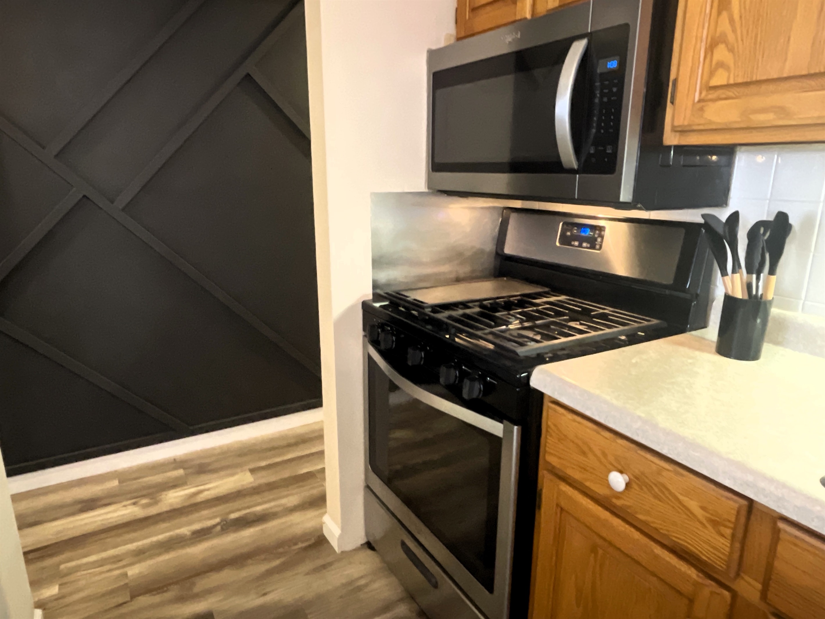 Fully Stocked kitchen with full size stove