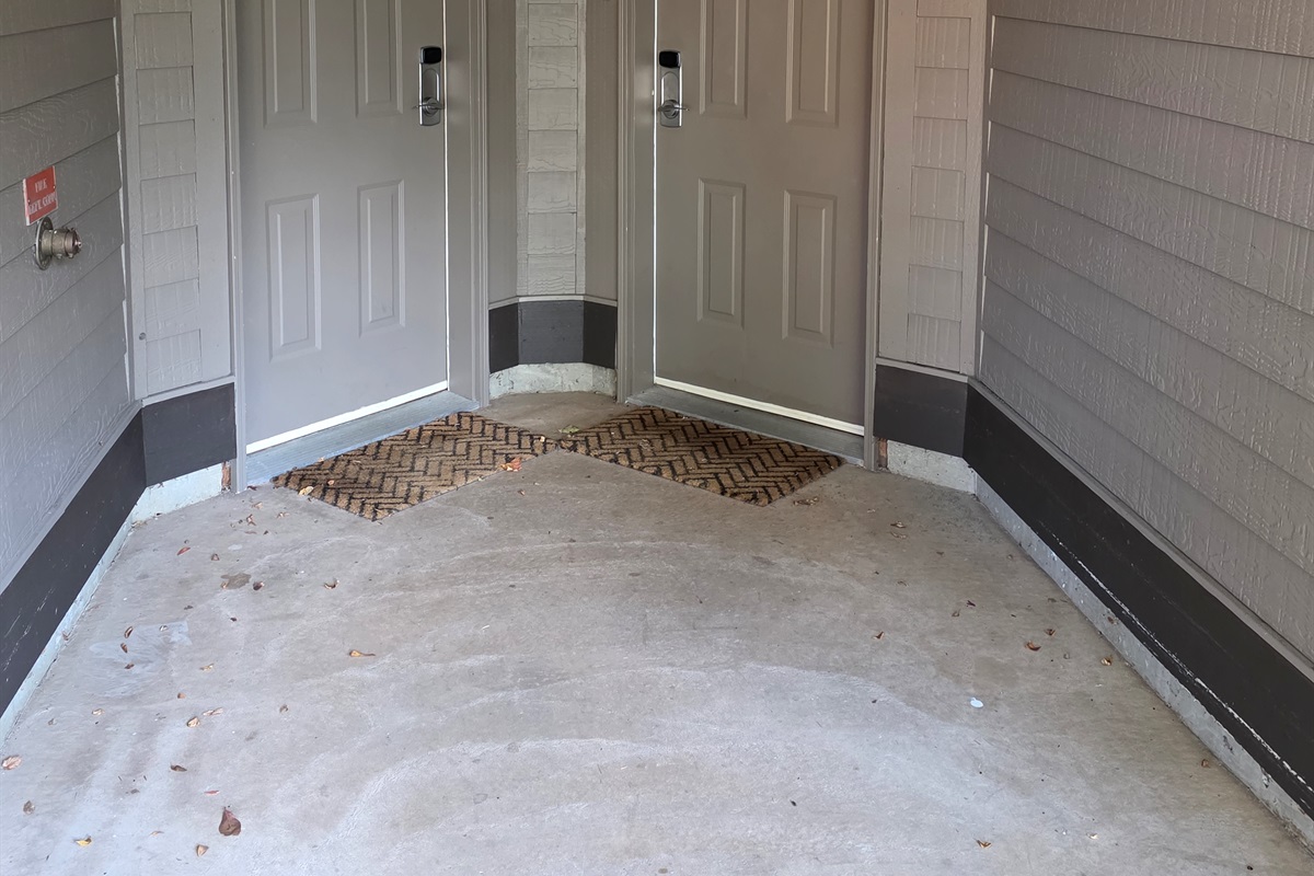 Covered outside entrance to #413, Inside this door there is a large hallway that opens upto Unit A and Unit B.