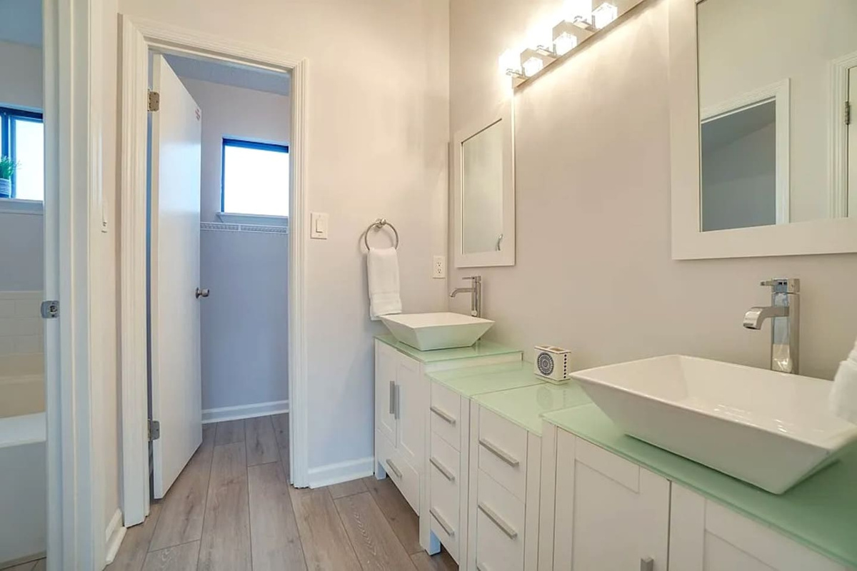 Get ready without the wait &mdash; the master bath has a double vanity so two people can move at the same time, even on the busiest beach mornings.