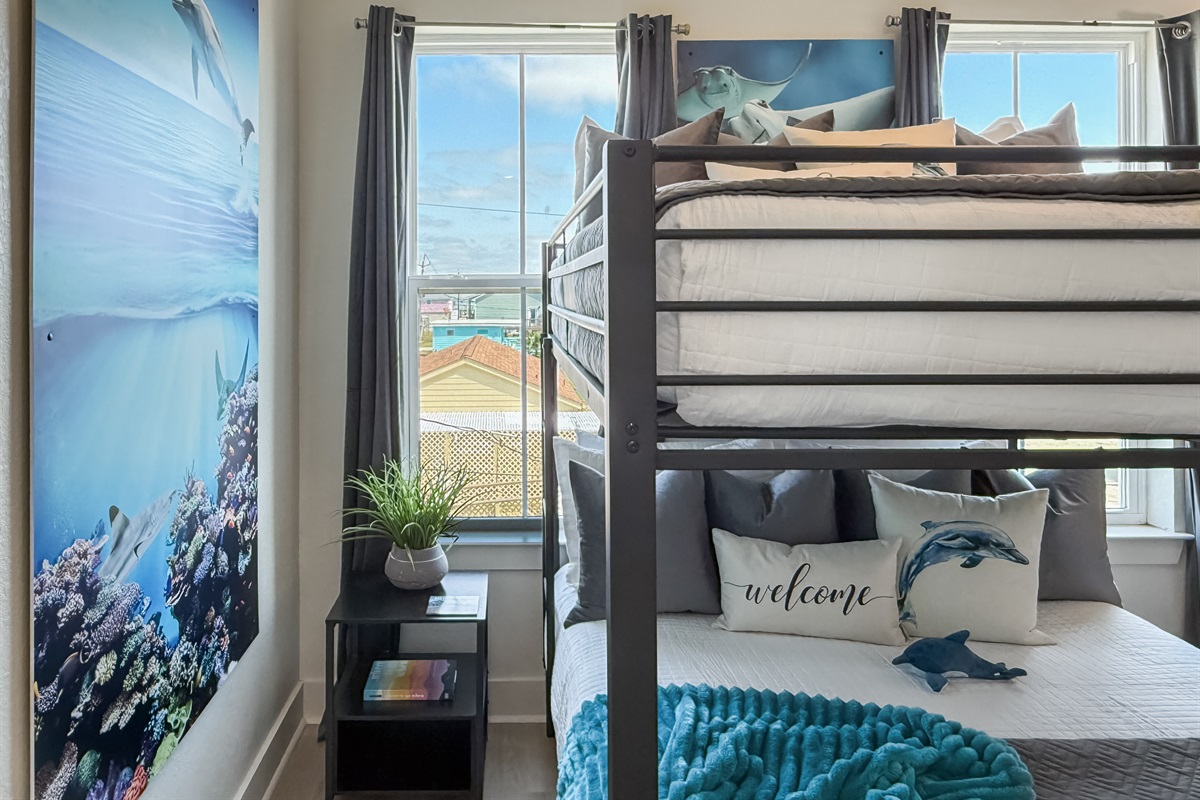 There&rsquo;s a Queen over Queen bunk bed&hellip;