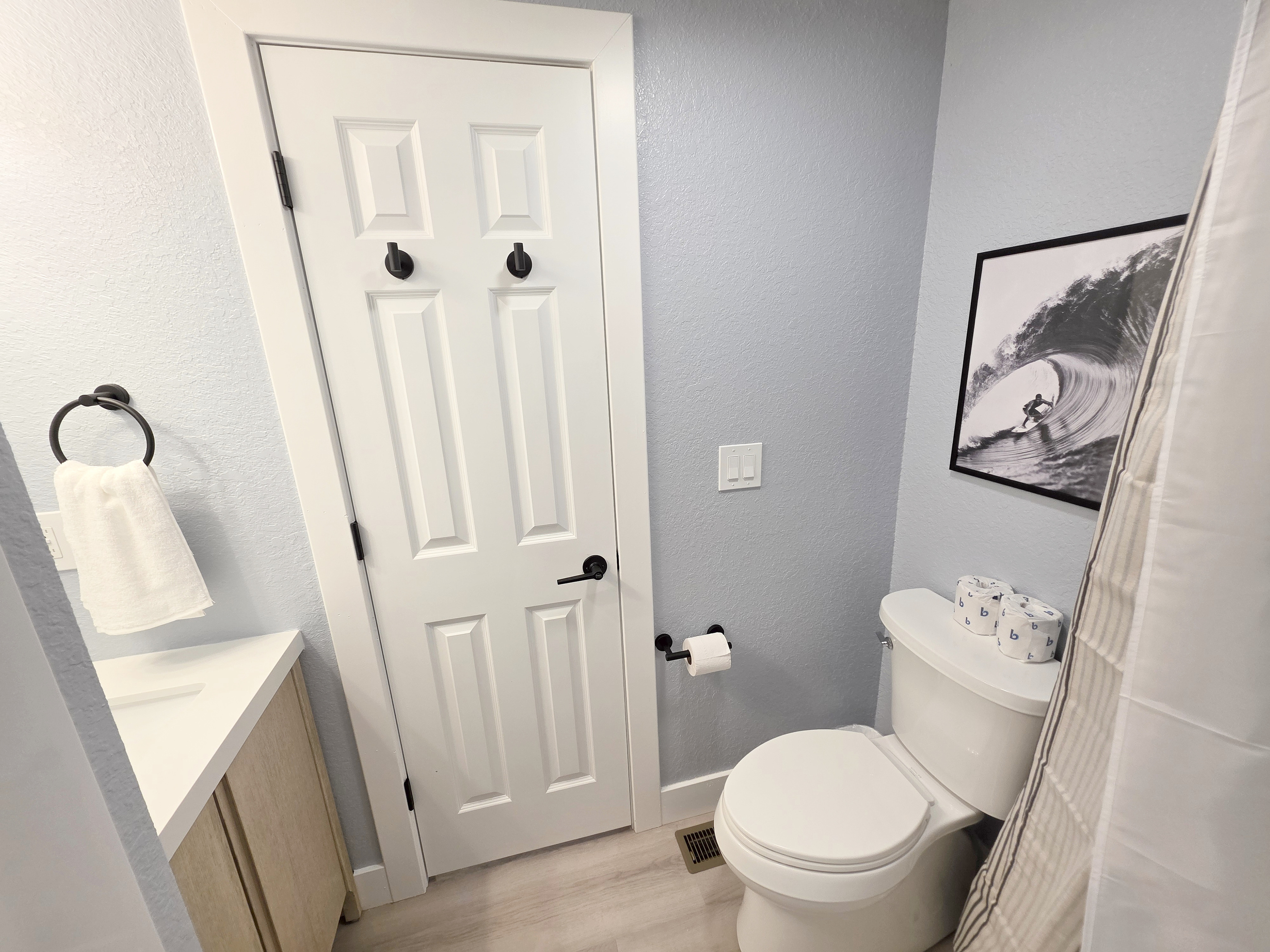 Ensuite to the Hawaii room