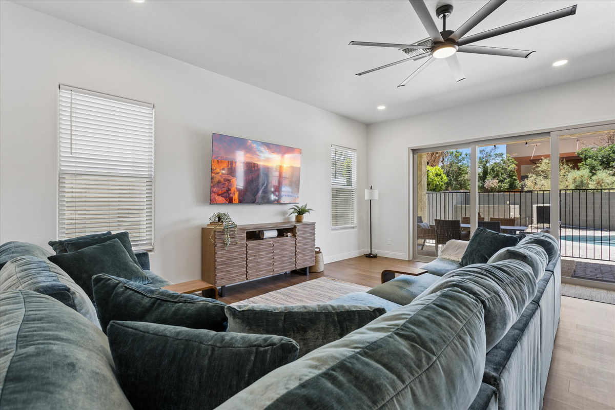 Modern Boho Retreat | 5BR/4.5BA | Near Westgate — Modern Boho Retreat | 5BR/4.5BA | Near Westgate, Glendale, Arizona — photo 13