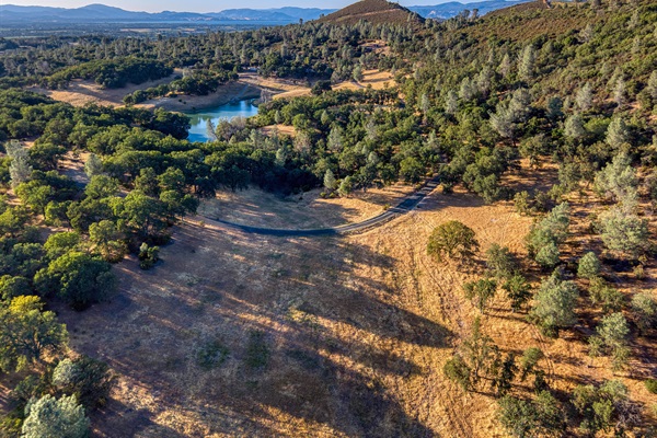 80 acres to explore!