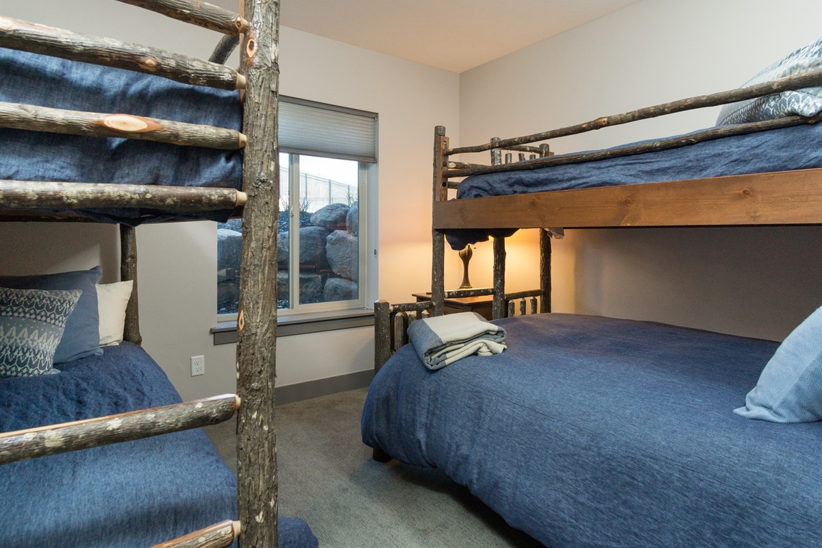 Fun bunk room with multiple sleeping options—perfect for kids or groups.
