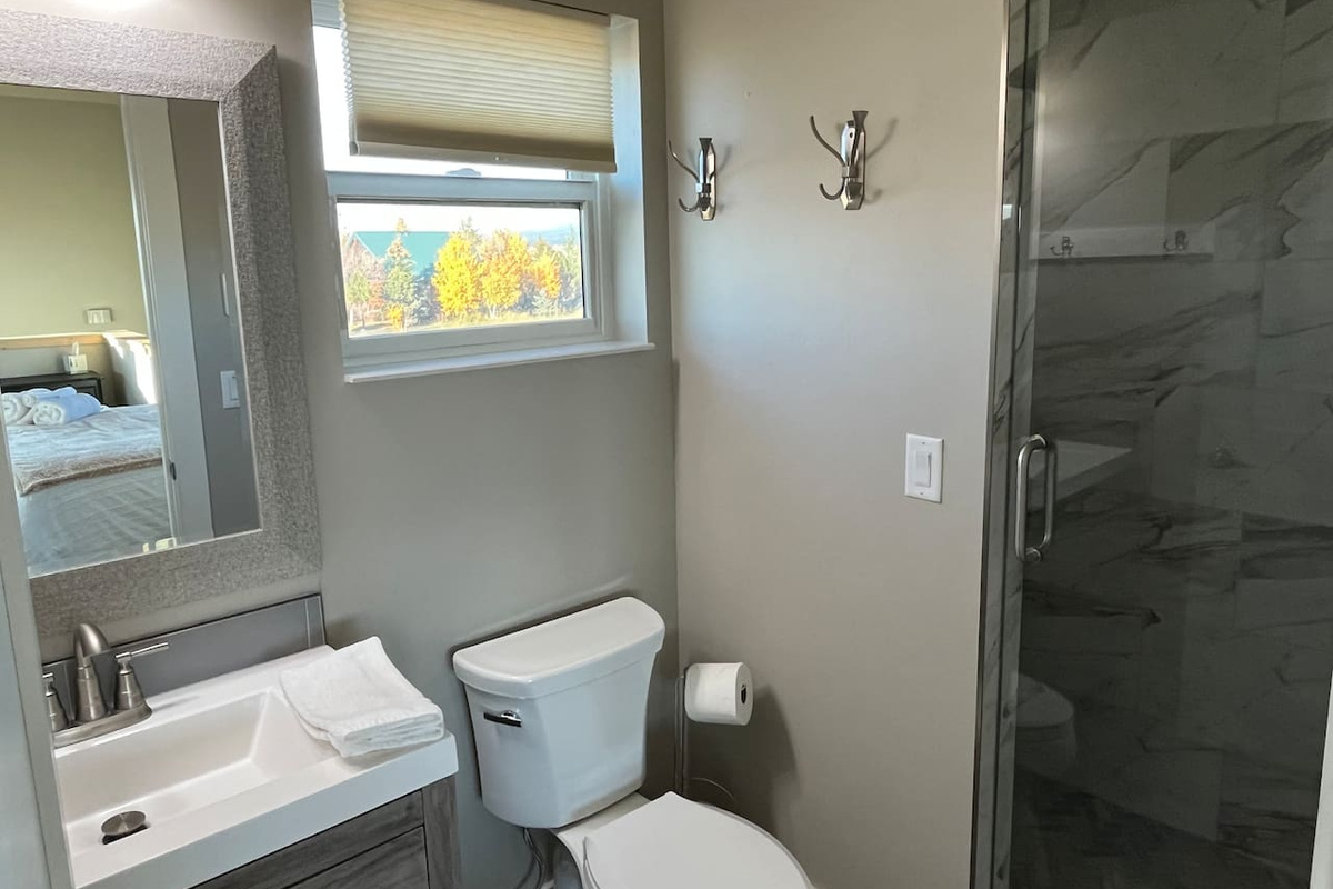 Bathroom 4 in apartment