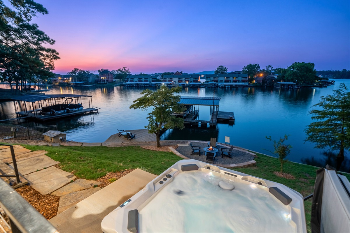 Relax in the NEW hot tub and enjoy those beautiful sunsets!