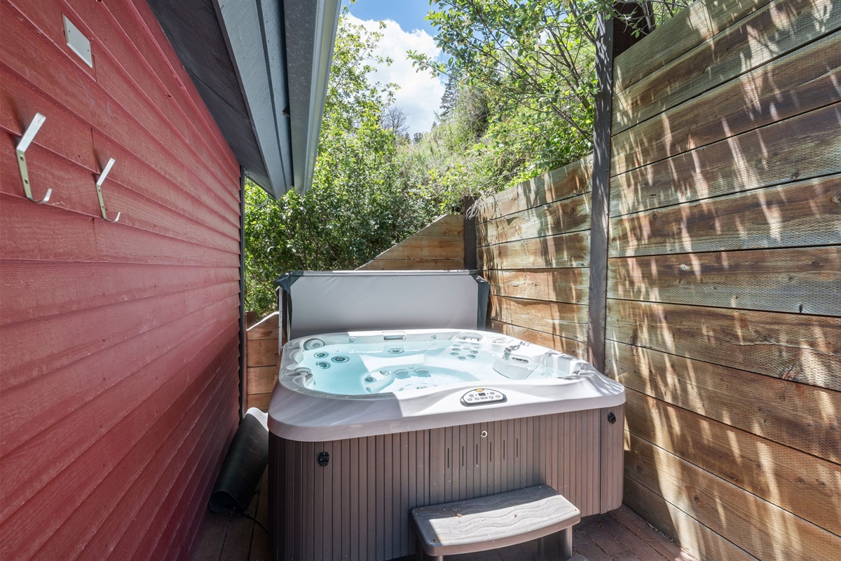 Rear Deck - Private Hot Tub