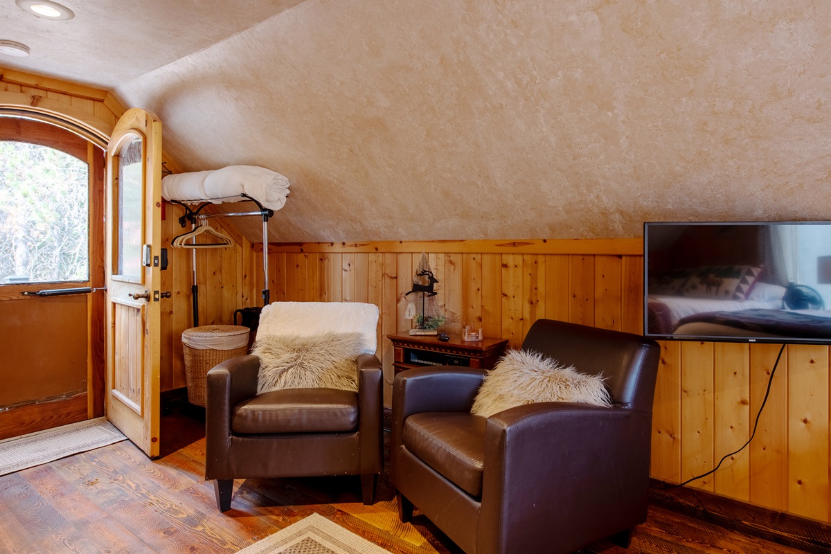 Sitting area in the detached garage bedroom