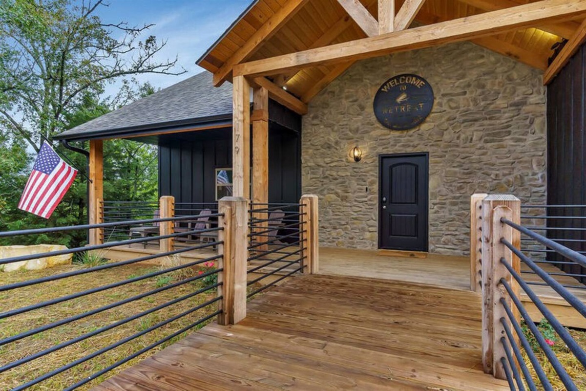 Welcome to Reel Deal Retreat!