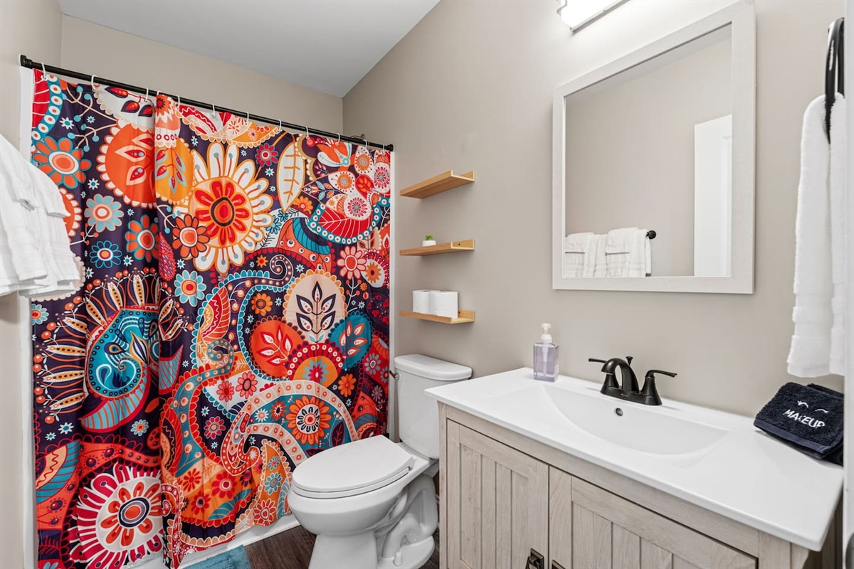 Right unit - Ensuite bathroom