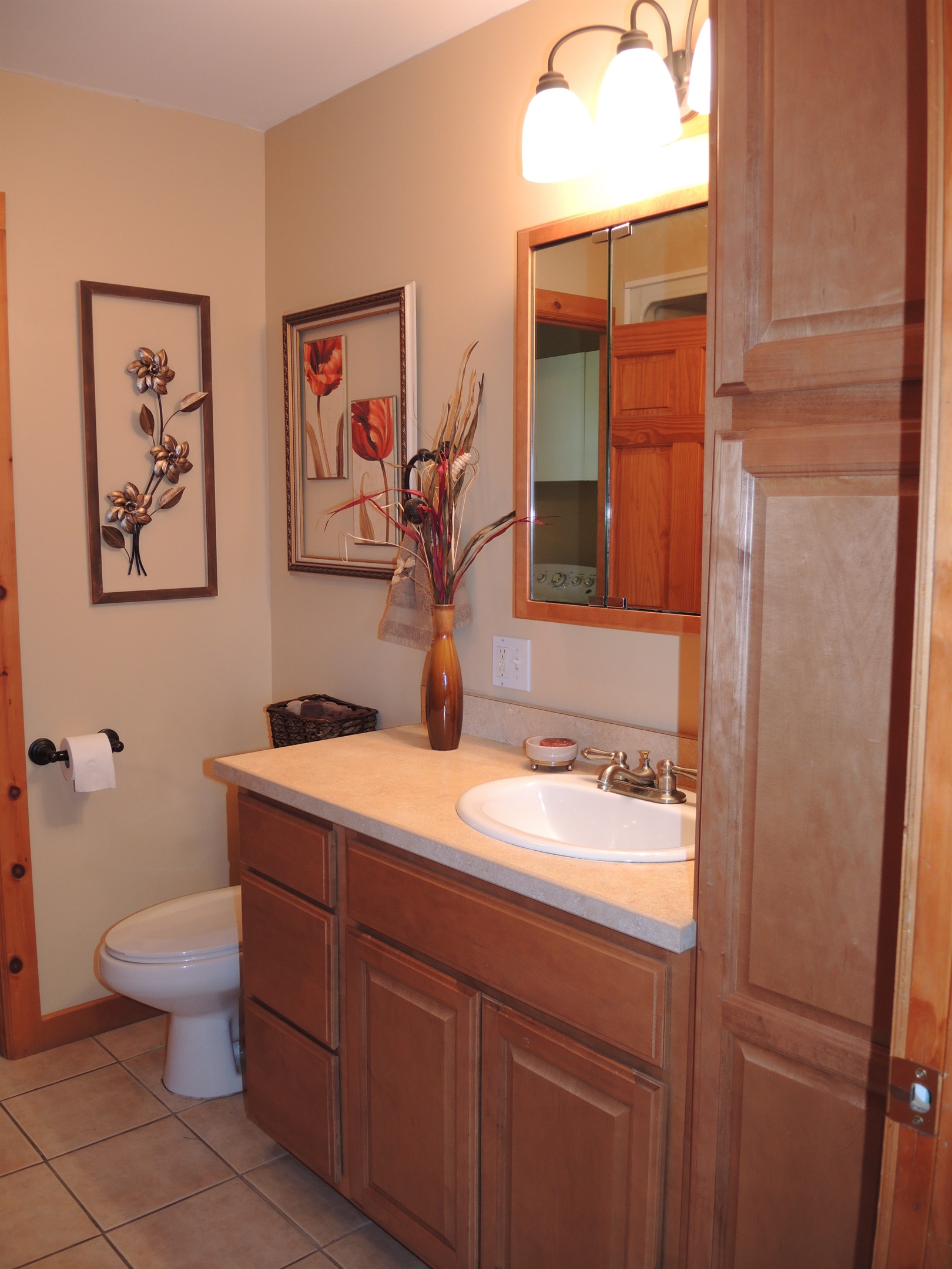 Bath off hallway