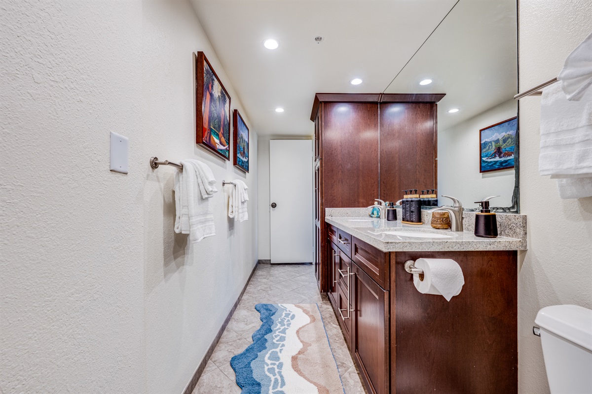 His & hers sinks, zero morning traffic jams!