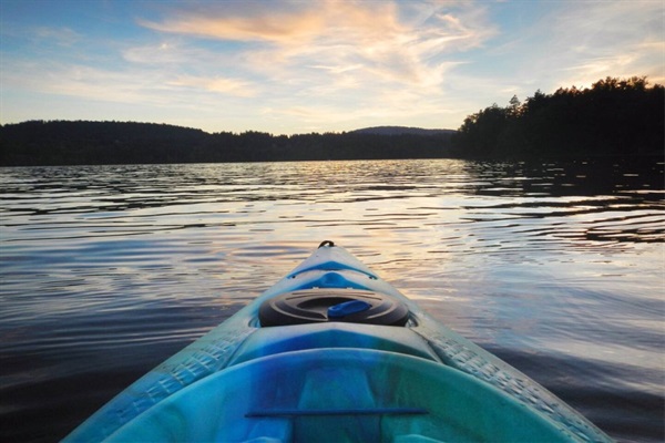 This isn't just a view, it's an invitation to dive in, explore, and soak up the magic of this one-of-a-kind coastal haven where the ocean meets the lake..Got your kayak? Bring it! Or borrow one of ours and let's paint the water with adventure. 