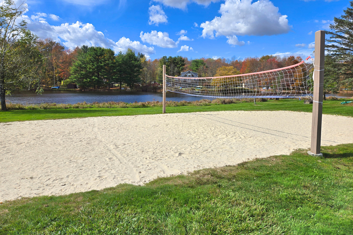 Community amenity (some are seasonal) - Arrowhead Lake - Serhii Vacation Rentals