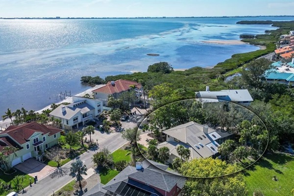 Bird’s Eye, Best Life.  From above, you’ll spot what makes us different: close to the fields, golf, and IMG — but with just enough elevation to catch the breeze and a glimpse of Longboat Key in the distance.