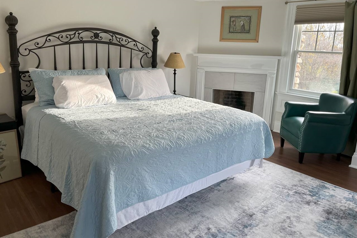 Bedroom #4 - King Bed