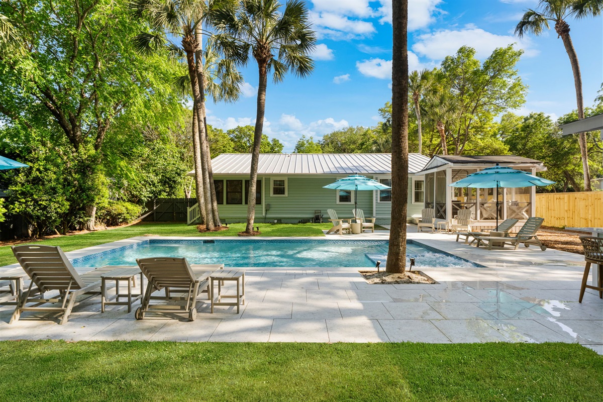 Pool deck | IOP Escapes Beach Blessing | 3705 Hartnett Blvd, Isle of Palms, SC