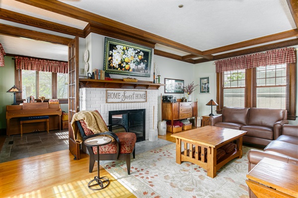 Spacious 4-Bedroom Home 1 Mi to ND Stadium!, photo 4