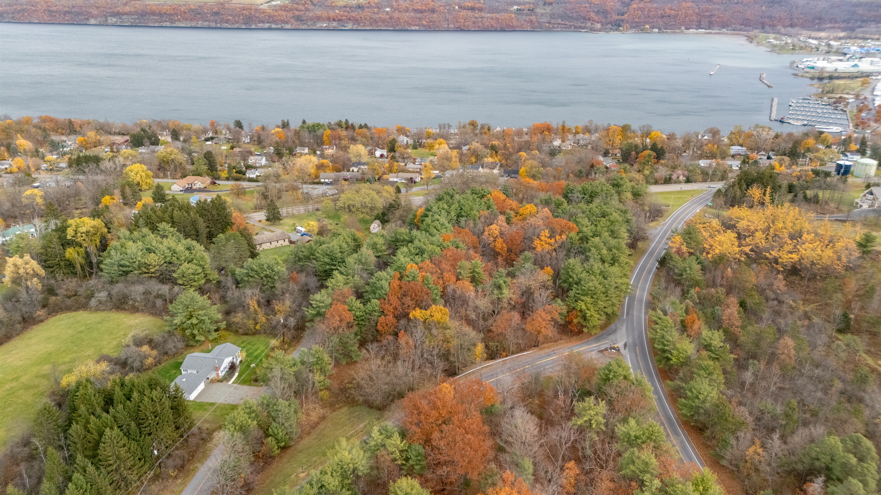 Located 3 min. from Seneca lake and Watkins Glen