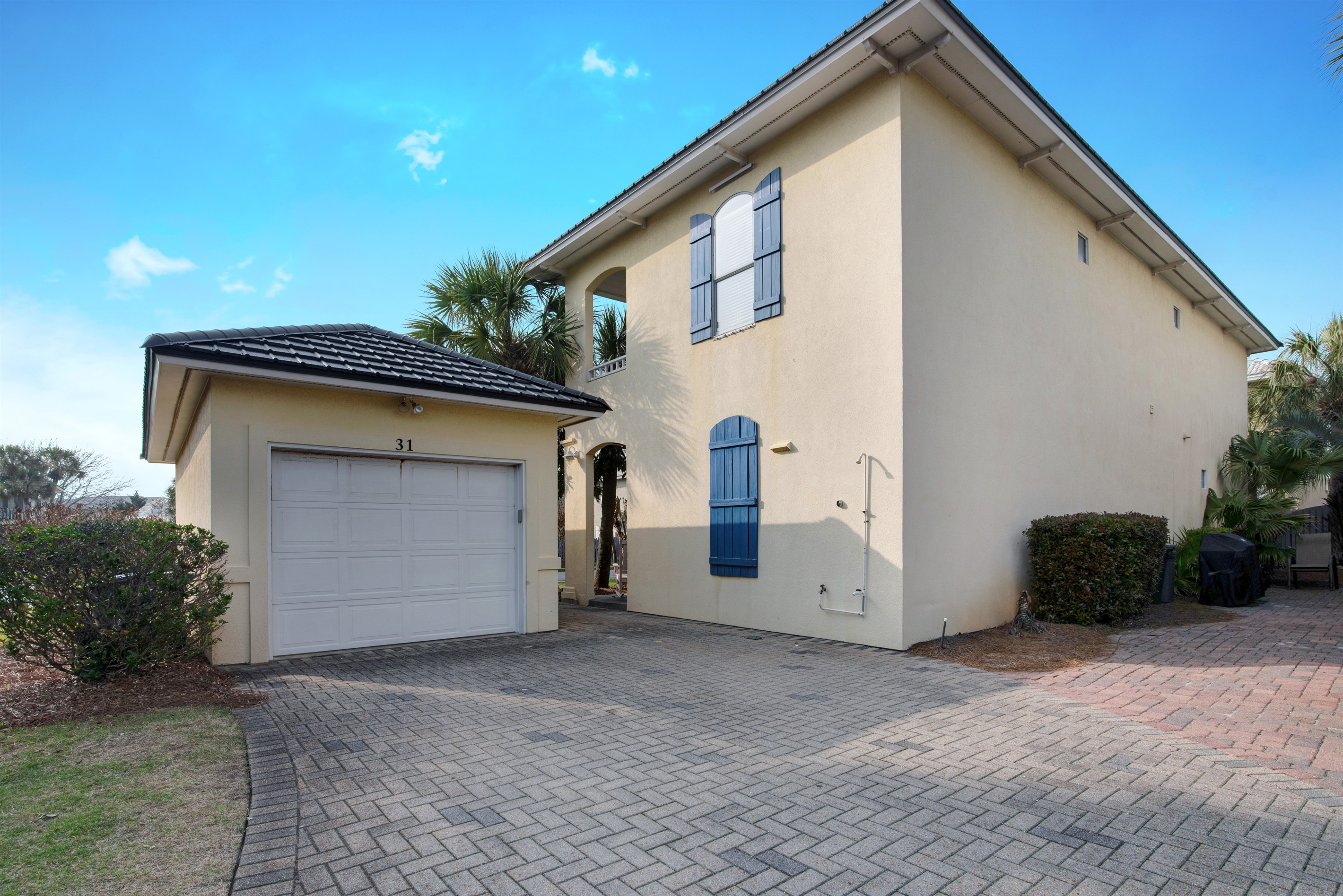 Driveway with 2-3 car parking
