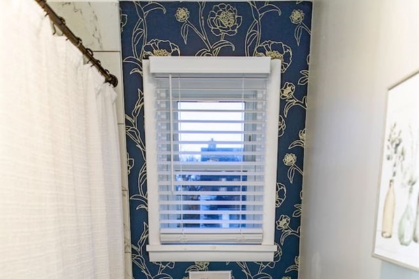 You’ll have all of the bathroom essentials, such as a hair dryer, toiletries, and towels – including makeup towels –in the full bathroom.