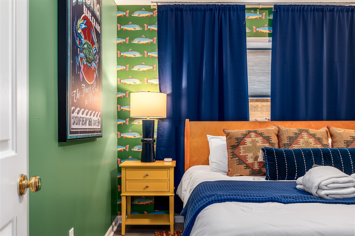 Colorful, comfy, and full of personality — this guest favorite brings the outdoors inside.