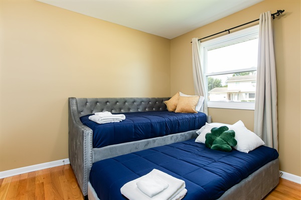 TDJ Getaway<>4BR Home w/game room, photo 8
