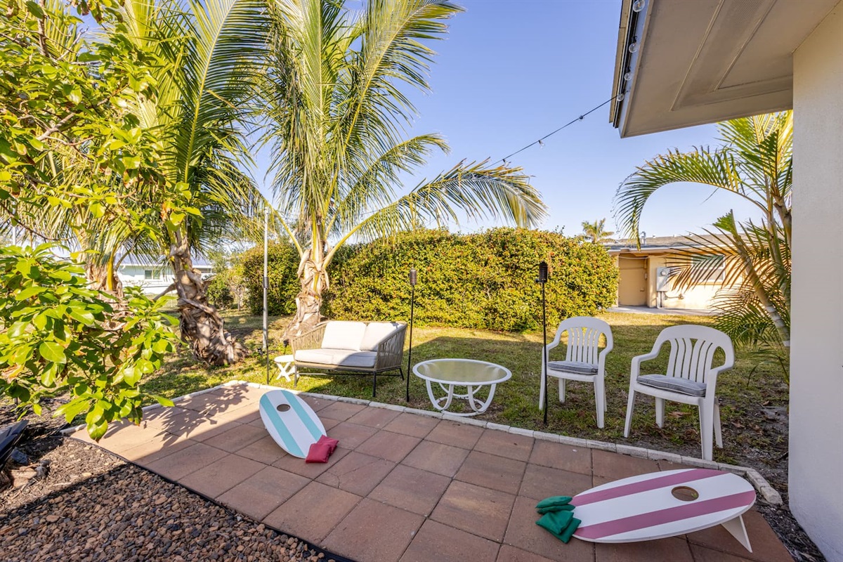 Hot tub, come relax and unwind in the hot tub, and let your worries fade away with the relaxing massage jets