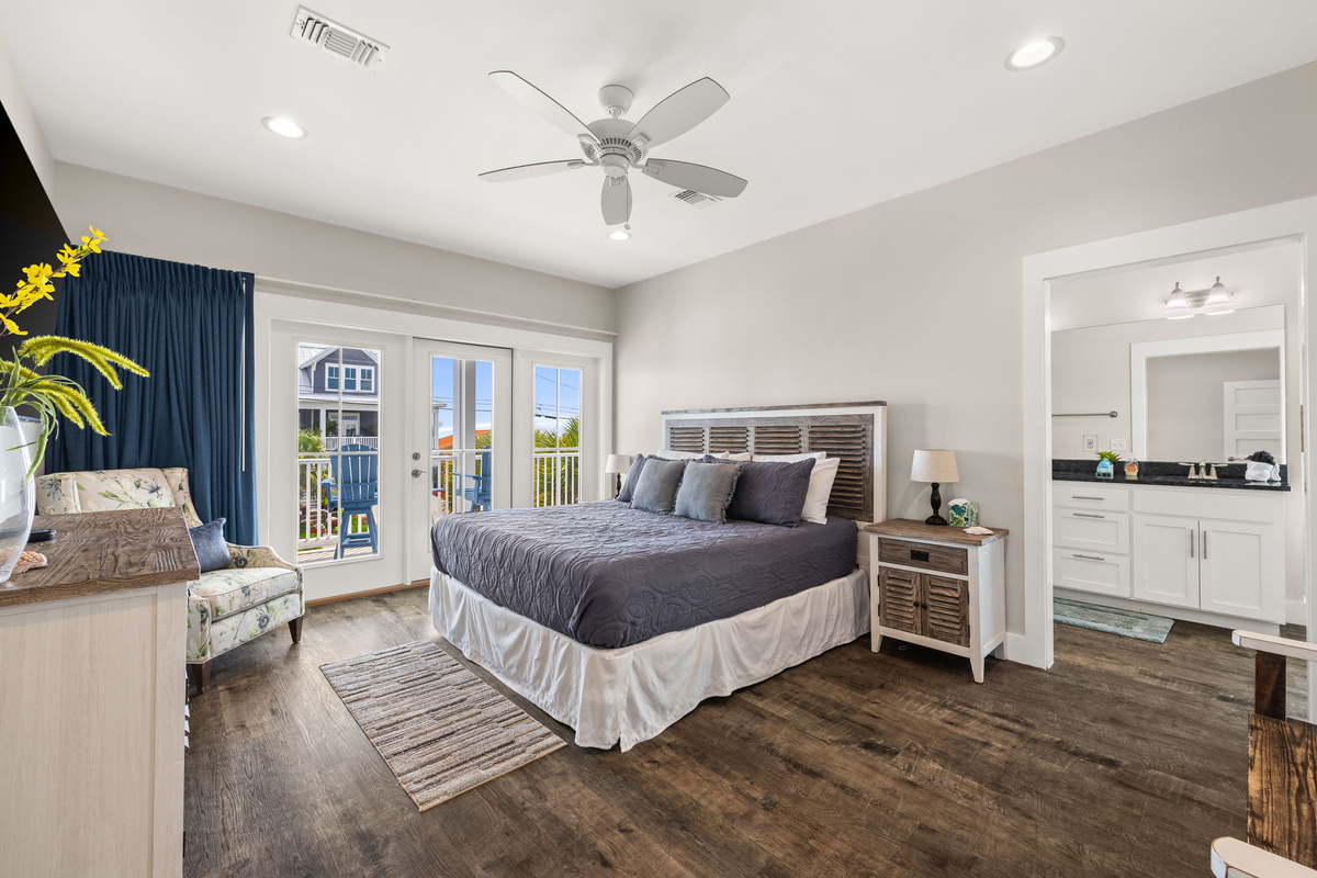 Luxury second-floor king master suite with Gulf views, brand-new 58” Smart TV (2026) & private balcony access